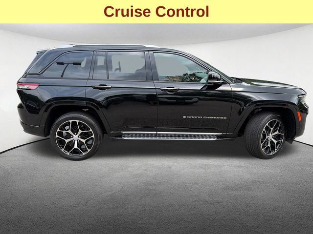 Used 2022 Jeep Grand Cherokee Summit AWD/4WD image 11