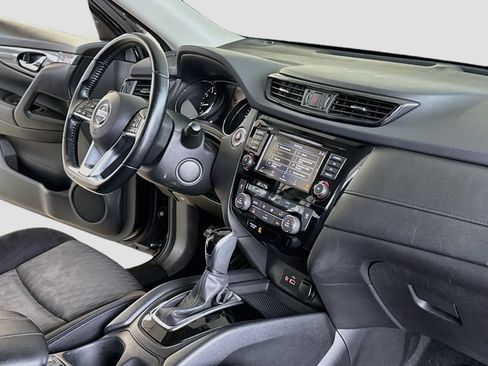 Used 2020 Nissan Rogue SV AWD/4WD image 19