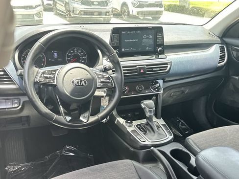 Used 2021 Kia Seltos S FWD image 14