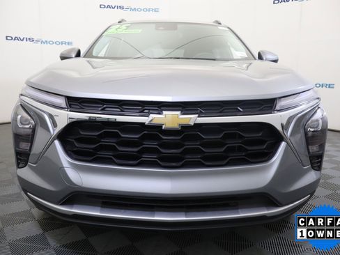 Used 2025 Chevrolet Trax LT image 13