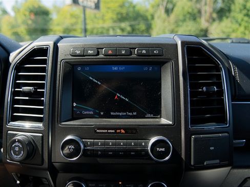 Used 2020 Ford Expedition Limited w/ Equipment Group 302A AWD/4WD image 35