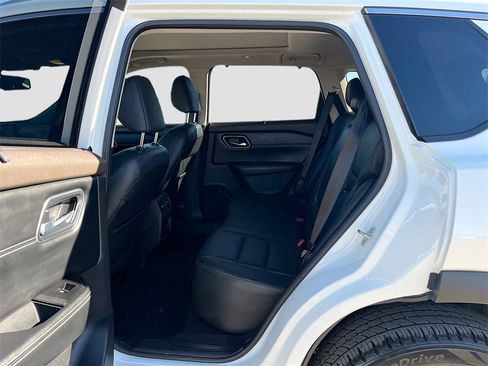 Used 2021 Nissan Rogue SL image 25