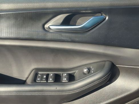 Used 2024 Jeep Grand Cherokee Laredo X image 13