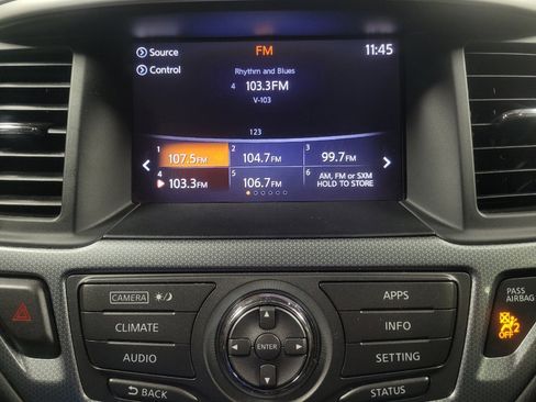 Used 2017 Nissan Pathfinder SL FWD image 25