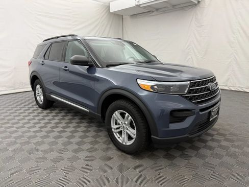 Used 2021 Ford Explorer XLT AWD/4WD image 4