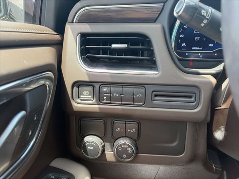 Used 2022 Chevrolet Tahoe LT RWD image 18