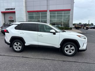 Used 2019 Toyota RAV4 XLE w/ Convenience Package AWD/4WD video 2