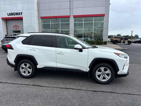 Used 2019 Toyota RAV4 XLE w/ Convenience Package AWD/4WD image 2