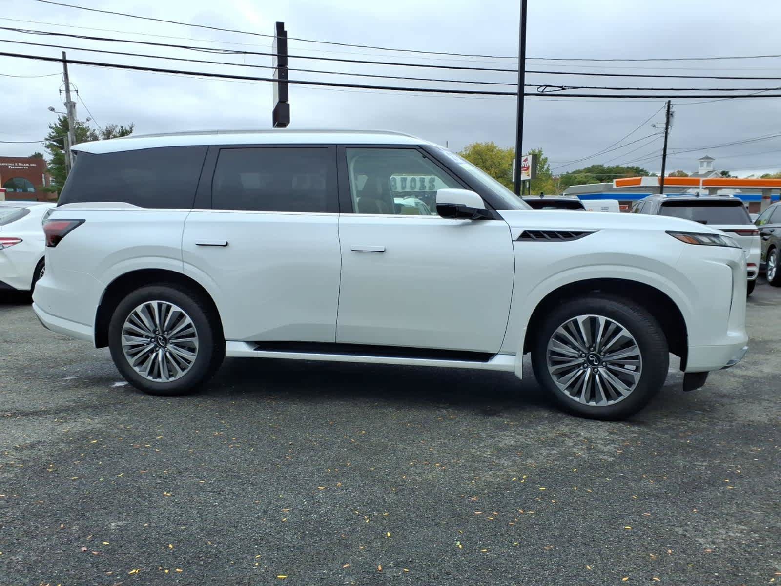 Certified 2027 INFINITI QX80 Luxe AWD/4WD image 4