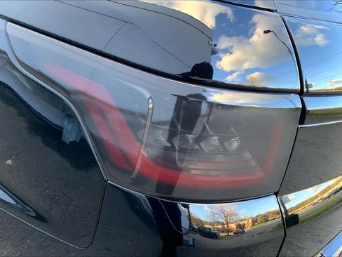 Used 2018 Land Rover Range Rover Sport HSE Dynamic image 27