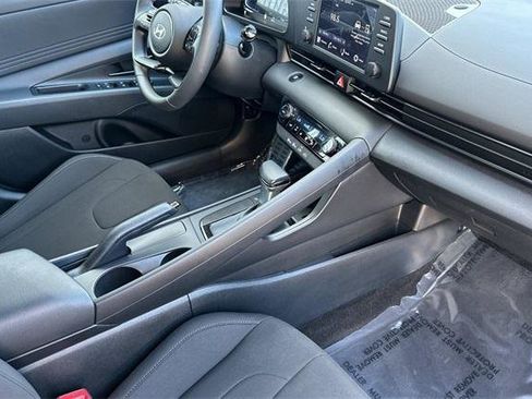 Certified 2025 Hyundai Elantra Sport image 16