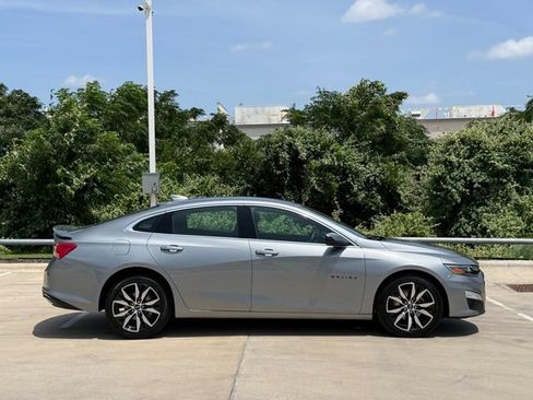 Used 2025 Chevrolet Malibu RS FWD image 6