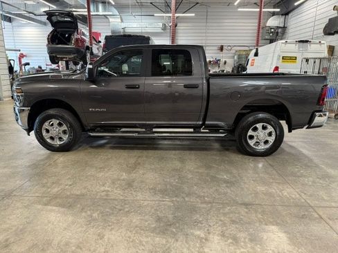 Used 2025 RAM 2500 Big Horn AWD/4WD image 31