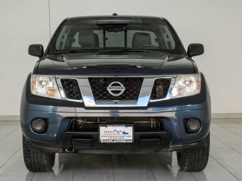 Used 2016 Nissan Frontier SV image 3