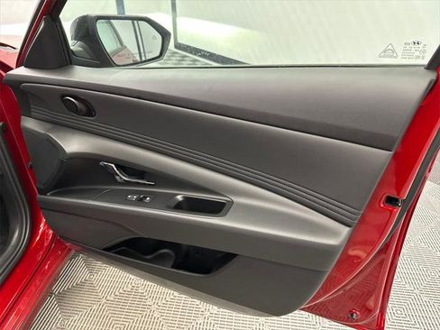 New 2025 Hyundai Elantra SEL image 14
