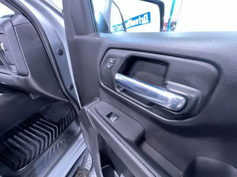 Used 2023 Chevrolet Silverado 1500 Custom AWD/4WD image 34