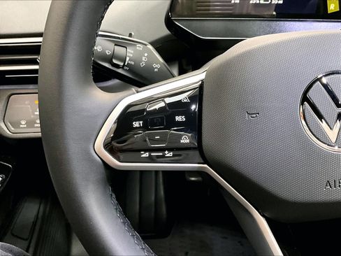 New 2026 Volkswagen ID.4 Pro image 17