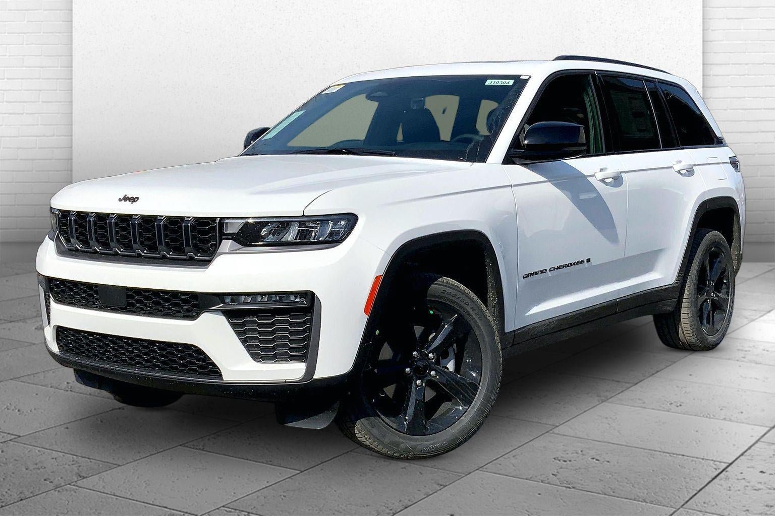 New 2026 Jeep Grand Cherokee Limited w/ Limited Altitude Package AWD/4WD image 2