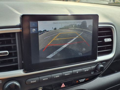 Used 2025 Hyundai Venue SEL FWD image 8