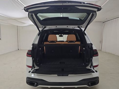 Certified 2024 BMW X7 xDrive40i w/ Executive Package image 30