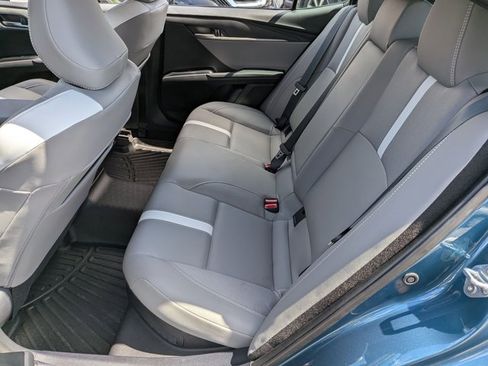 Used 2025 Toyota Camry SE image 19