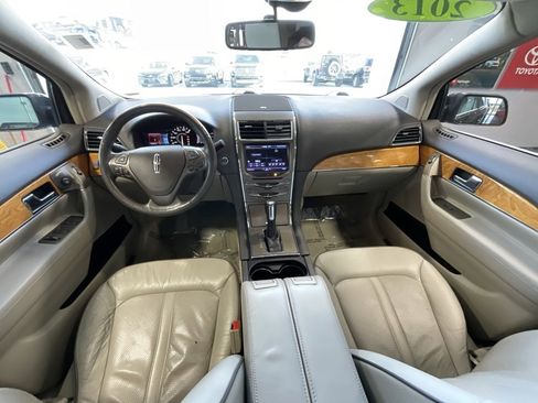 Used 2013 Lincoln MKX FWD image 8