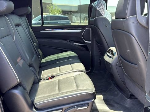 Used 2025 Cadillac Escalade ESV Premium Luxury w/ LPO, Floor Liner Package AWD/4WD image 21