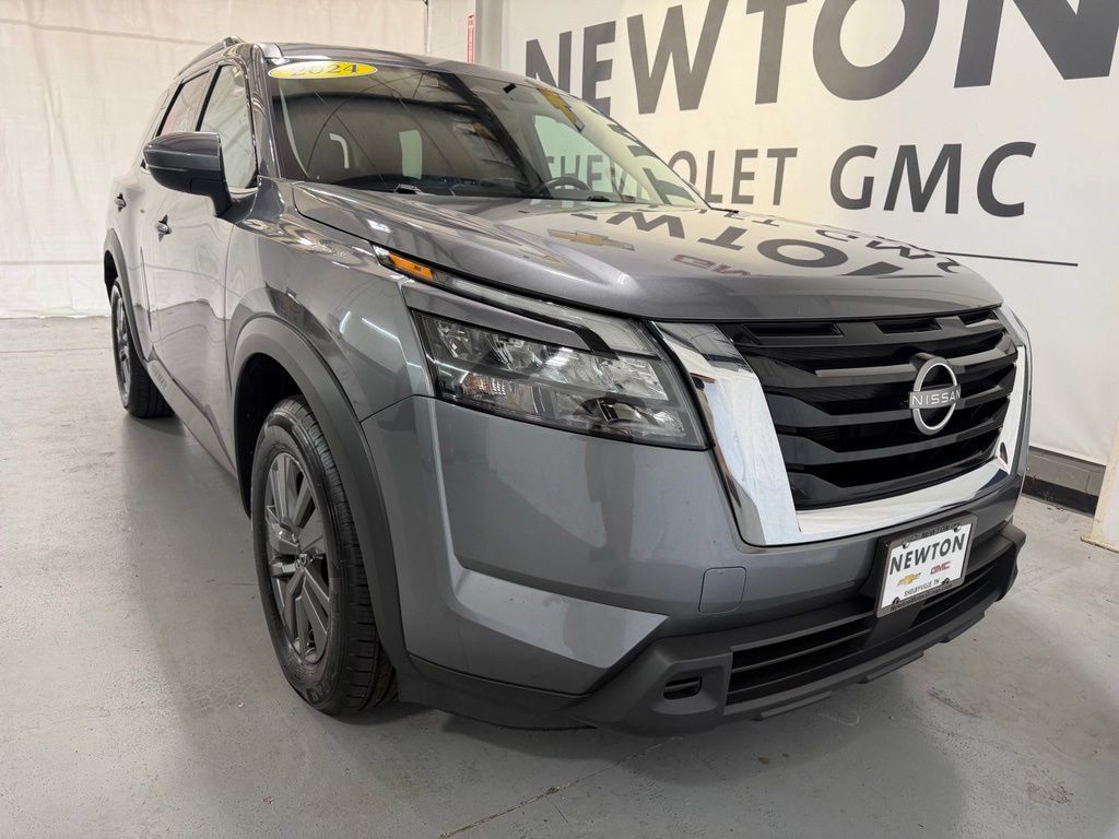 Used 2024 Nissan Pathfinder SV FWD image 36