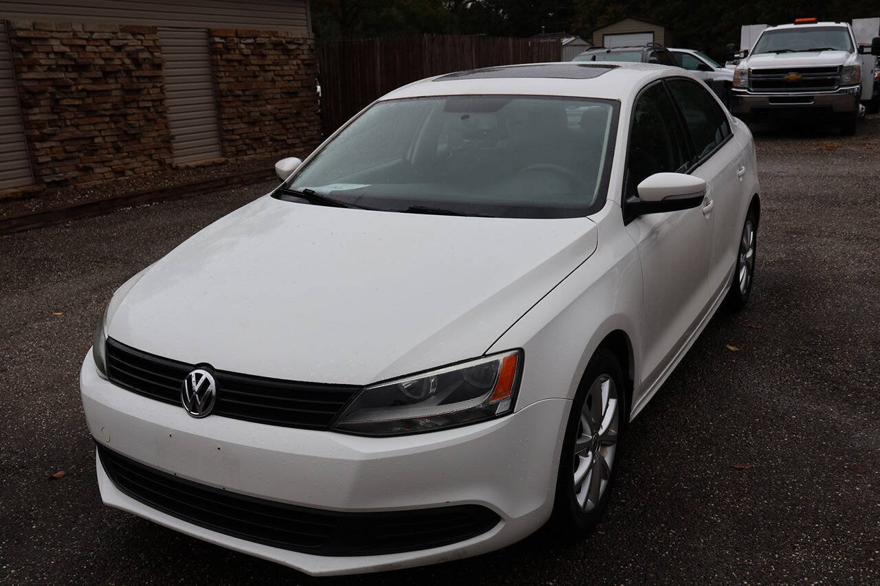 Used 2011 Volkswagen Jetta SE FWD image 3