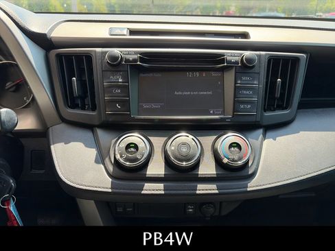 Used 2016 Toyota RAV4 LE FWD image 31
