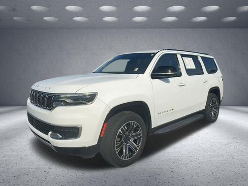 Used 2024 Jeep Wagoneer Series II w/ Flexible Seating Group RWD image 2