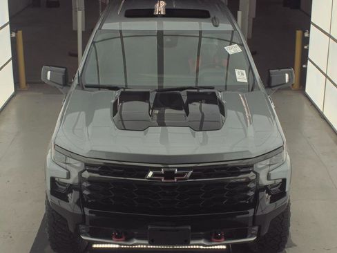 Used 2023 Chevrolet Silverado 1500 ZR2 w/ Technology Package image 2