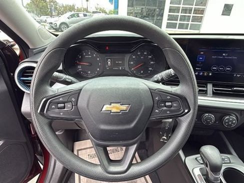 Used 2024 Chevrolet Trax LS w/ LS Convenience Package FWD image 20