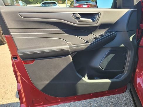 Used 2025 Ford Escape Active image 16