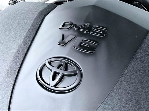 Used 2019 Toyota Camry XSE image 31