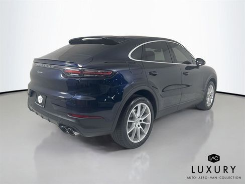 Used 2022 Porsche Cayenne Coupe w/ Premium Package image 6