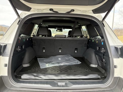 New 2026 Subaru Outback Limited w/ Premium/Limited Package AWD/4WD image 12