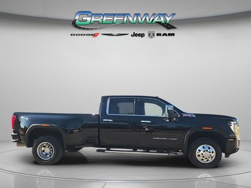 Used 2024 GMC Sierra 3500 Denali image 4