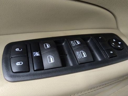 Used 2017 Jeep Grand Cherokee Limited w/ Luxury Group II AWD/4WD image 27