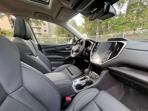 Used 2025 Subaru Ascent Limited AWD/4WD image 21