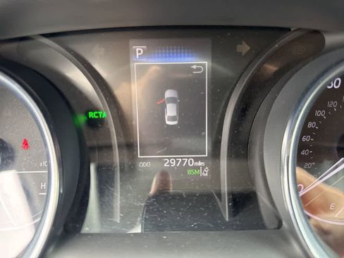 Used 2020 Toyota Camry LE w/ Convenience Package image 11