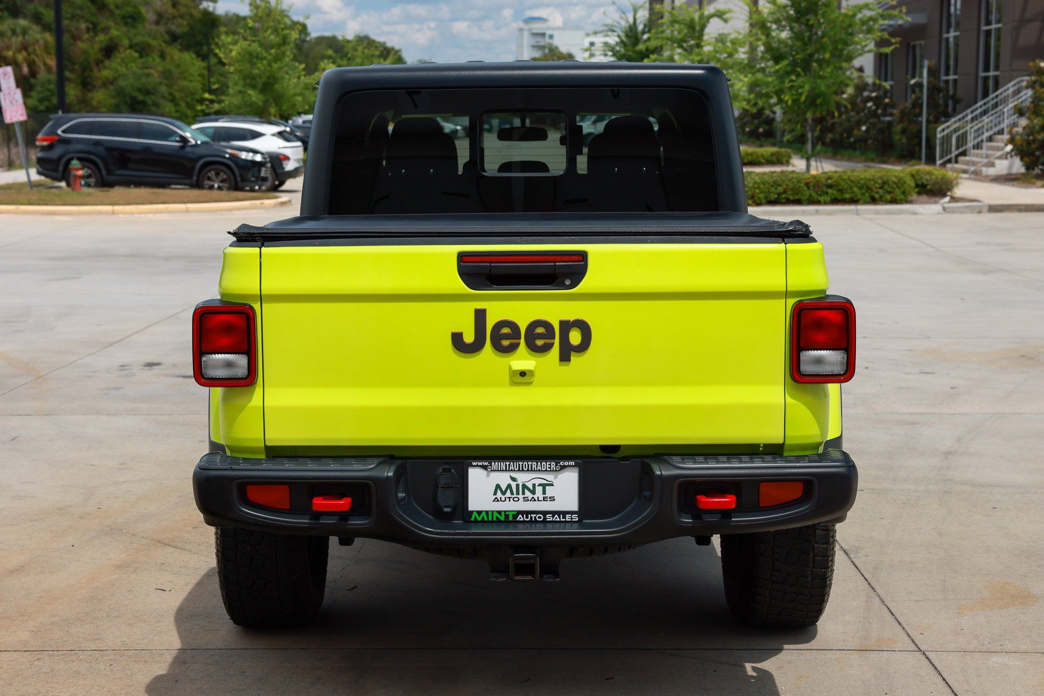 Used 2021 Jeep Gladiator Rubicon w/ Trailer Tow Package AWD/4WD image 13