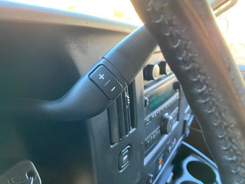 Used 2017 Chevrolet Express 3500 Extended image 43