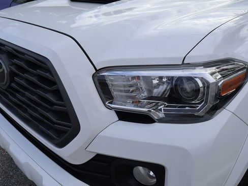 Used 2023 Toyota Tacoma TRD Sport image 3