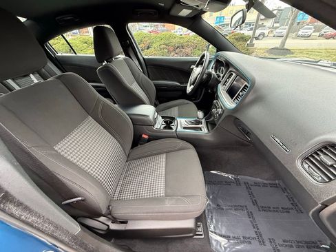 Used 2023 Dodge Charger SXT w/ Blacktop Package image 40