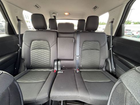 Used 2025 Nissan Pathfinder SV FWD image 41