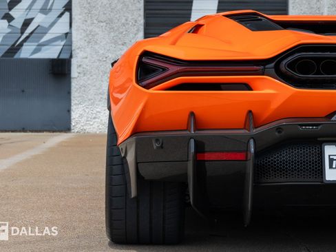 Used 2024 Lamborghini Revuelto AWD/4WD image 14