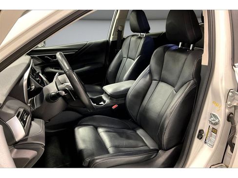 Used 2023 Subaru Outback Limited image 26