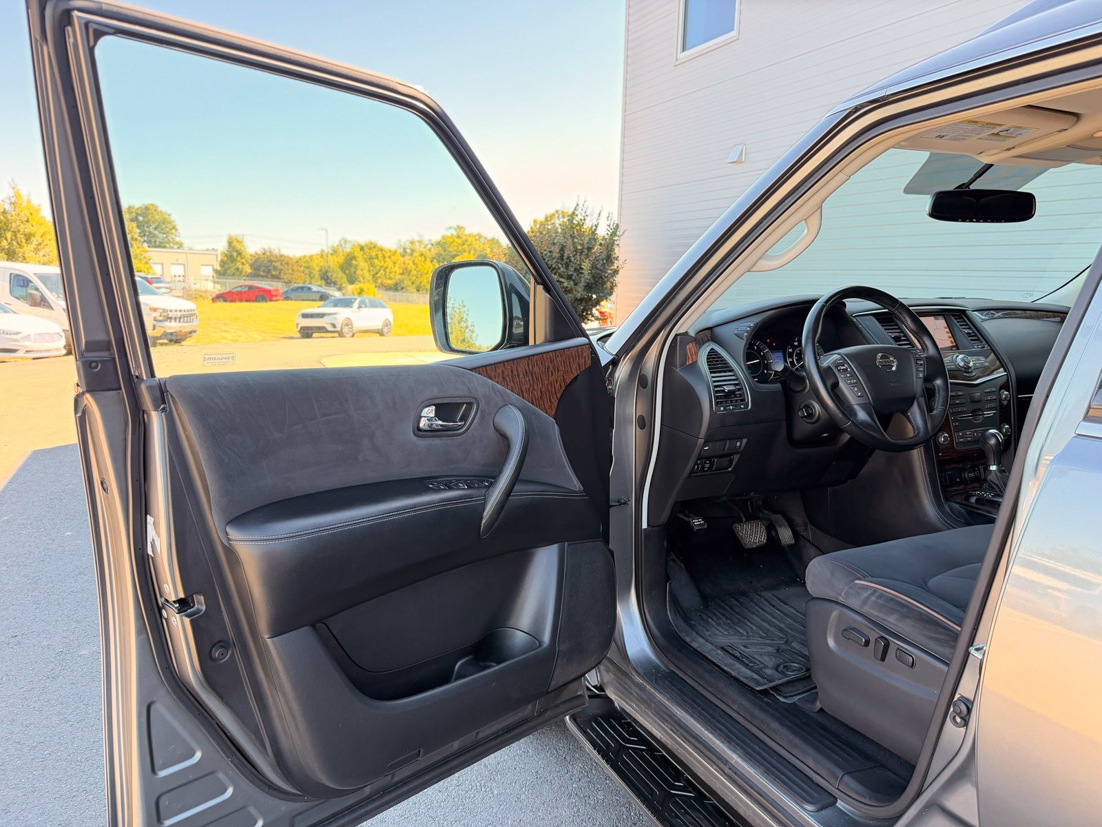 Used 2019 Nissan Armada SV w/ Driver Package RWD image 17