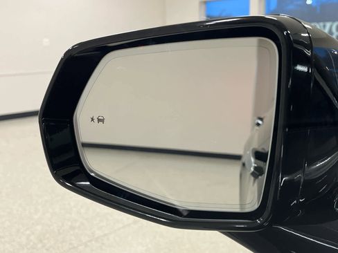 Used 2024 Cadillac XT6 Luxury w/ LPO, Floor Liner Package image 25